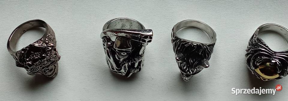 Pierścienie mężczyzn jeżdżących motorem