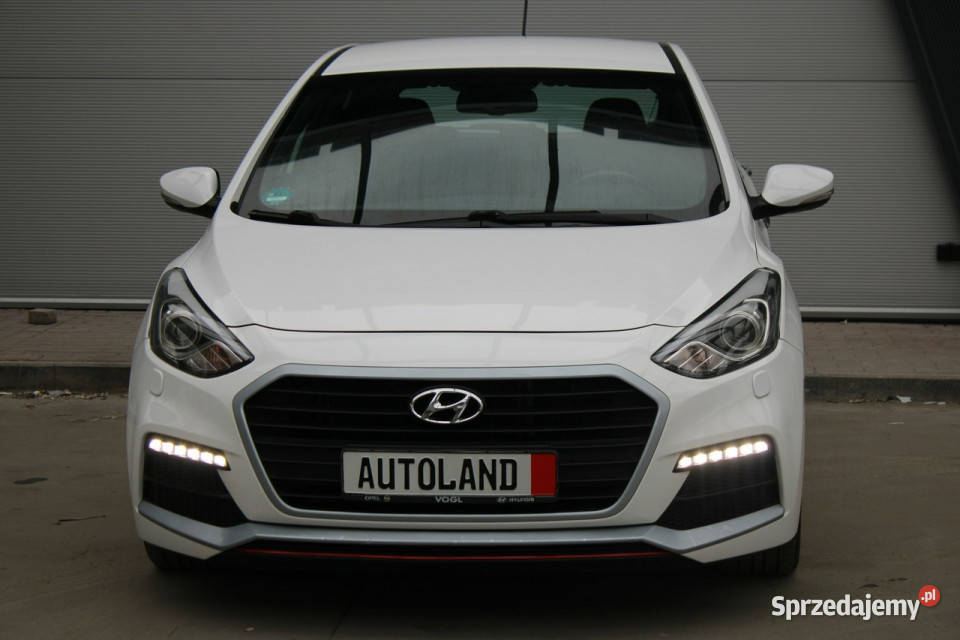 Hyundai i30 OrglakierBogate światła przeciwmgielne Gliwice
