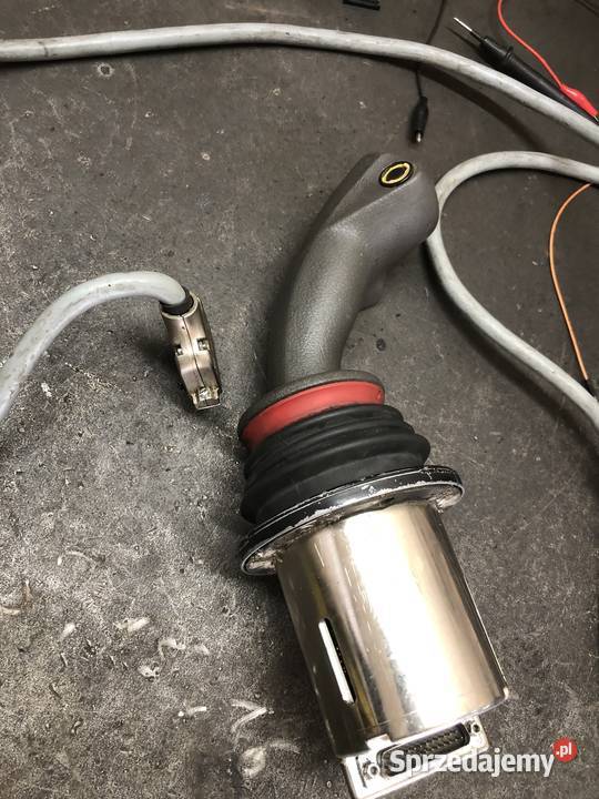 Joystick danfoss danfos prof 1 prawy 5 guzikow sprzedam