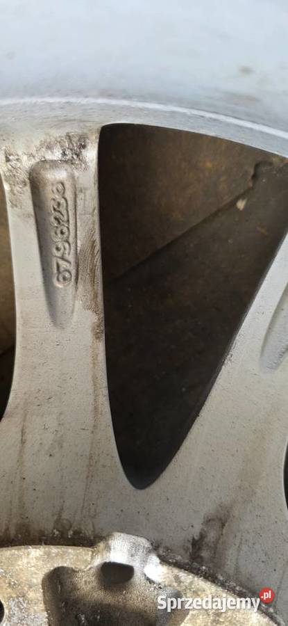 Felgi aluminiowe Średnica 16" Samochodowe Pilawa sprzedam