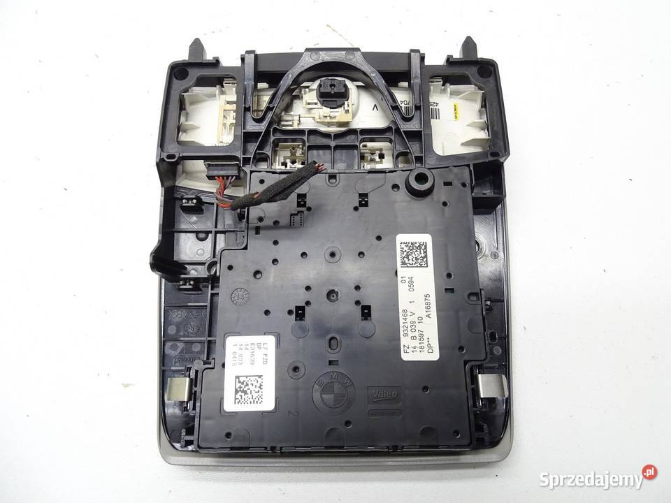 LAMPKA OŚWIETLENIE KABINY PODSUFITKI BMW F30 F31 osobowe Oświetlenie kabiny
