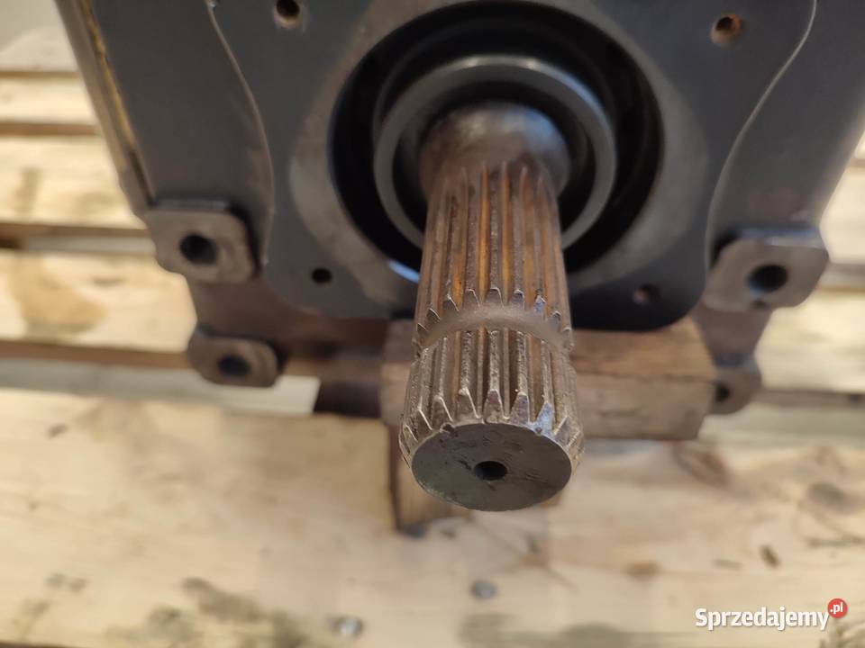PTO tył Holland TM190 47132055 Wilkowo sprzedam