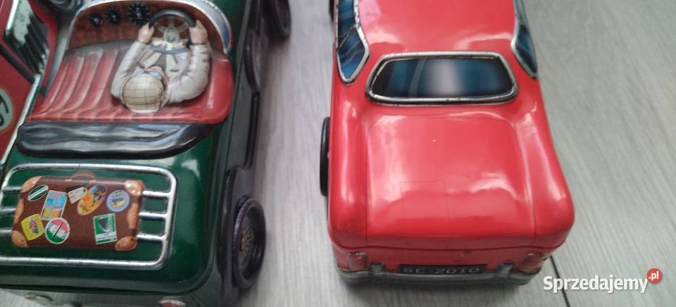 Stare puszki w kształcie samochodów Przemyśl