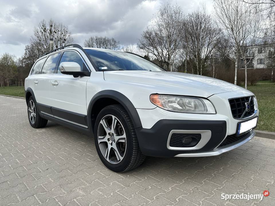 Volvo XC 70 biały jasna skóra 304 LPG elektryczne szyby