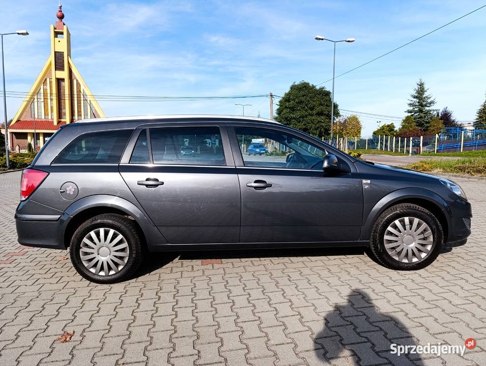 Opel Asra H kombi 2010r 14 benzyna bezwypadkowy