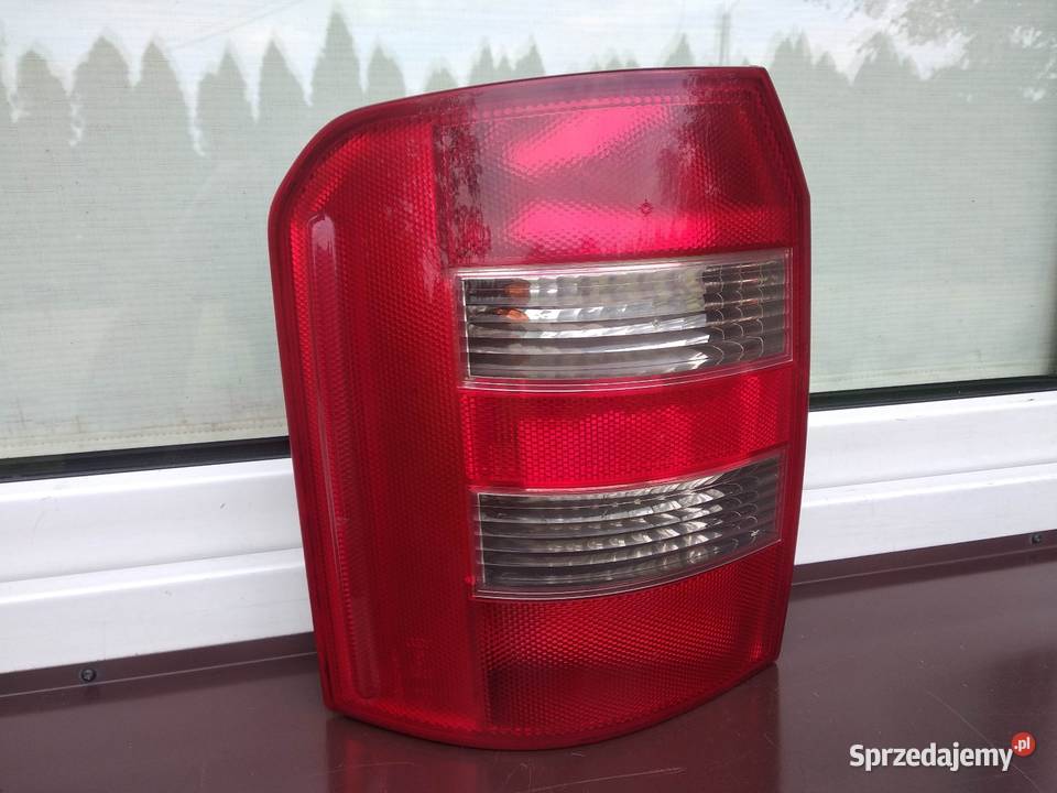 Audi A2 lampa tył tylna lewa wkład oprawka osobowe Sieradz