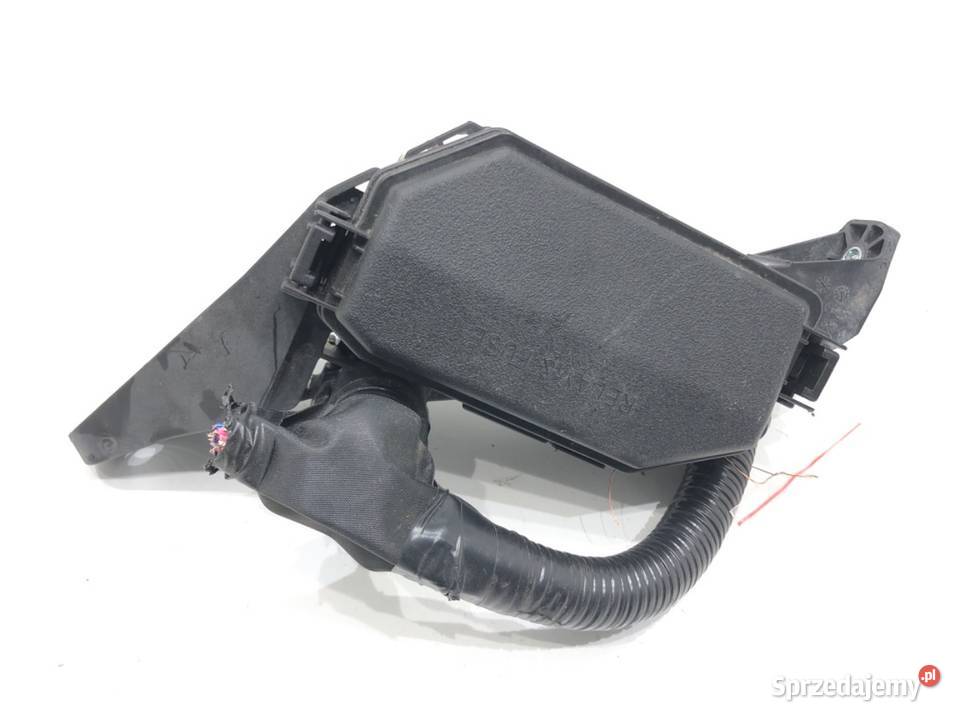 SKRZYNKA BEZPIECZNIKÓW TOYOTA COROLLA E21 osobowe