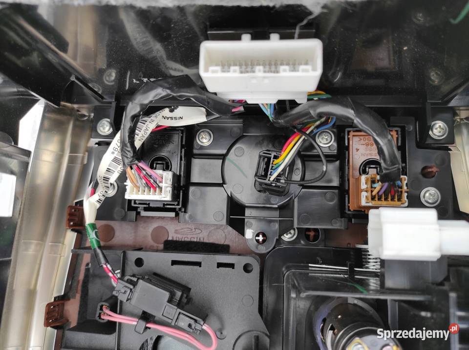 PANEL SCHOWEK MIESZEK TUNELU ŚRODEK INFINITI Q70 Wyposażenie wnętrza