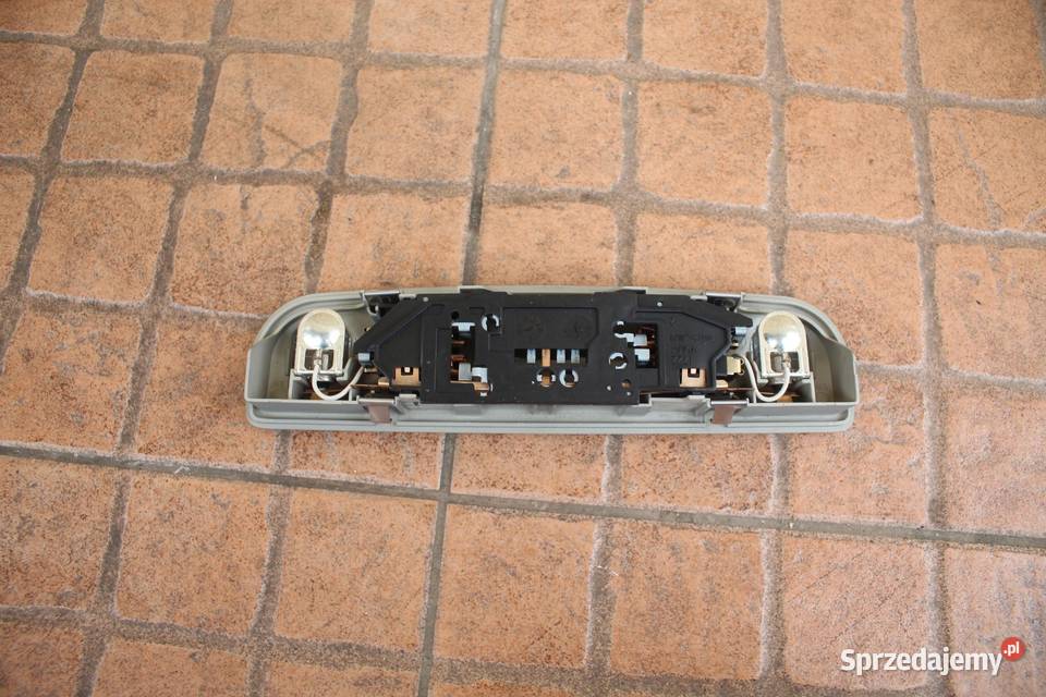 LAMPKA PODSUFITKI AUDI A4 B6 8E0947111A wielkopolskie