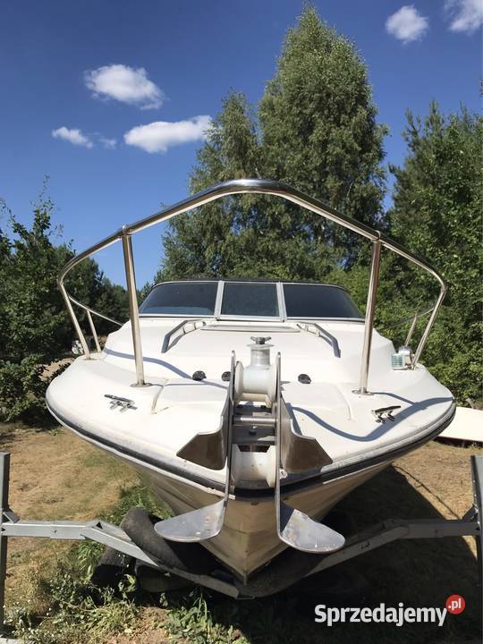 Motorówka Sea Ray 230 Piła