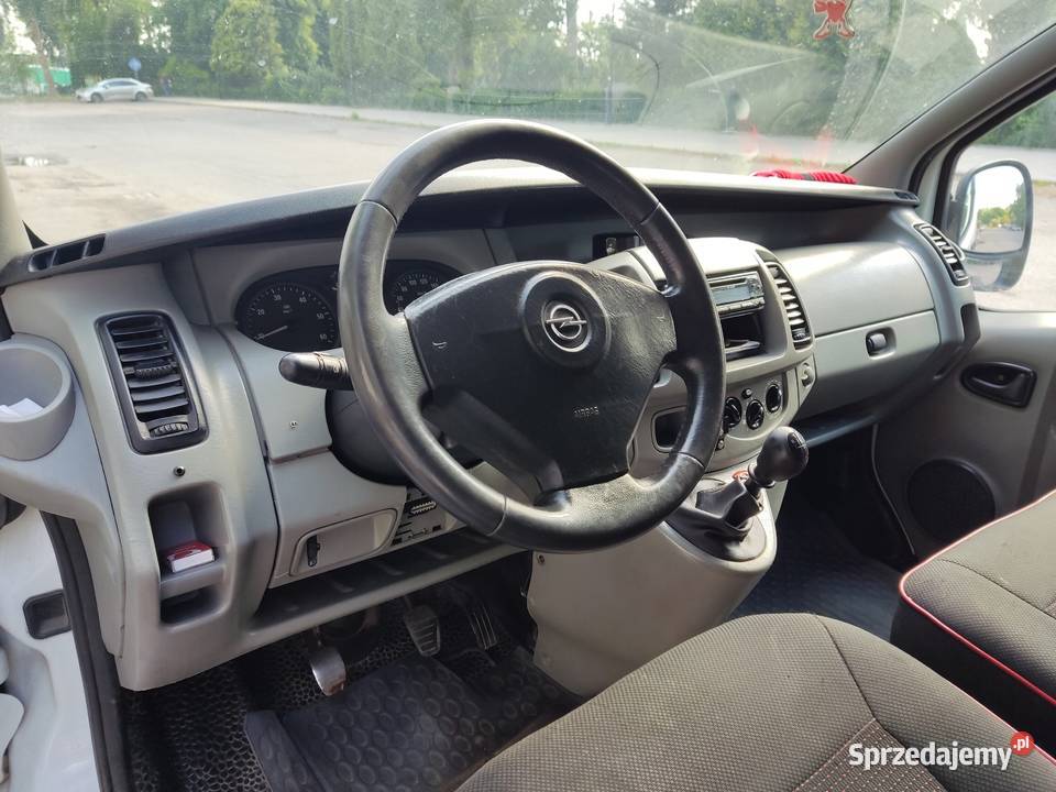 3 osobowa brygadówka VIVARO r2003 p19d sprawne z drzwi odsuwane warmińsko-mazurskie Elbląg