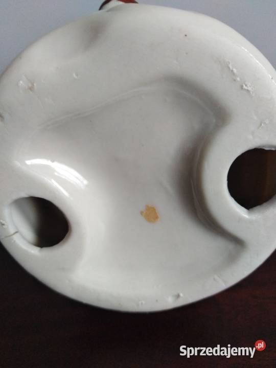 Porcelanowa figurka muzyk skrzypek antyk Miejsce Piastowe sprzedam