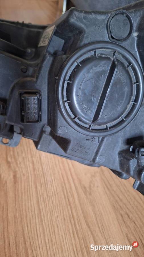 Lampa prawy przód Opel Astra K śląskie Pogwizdów
