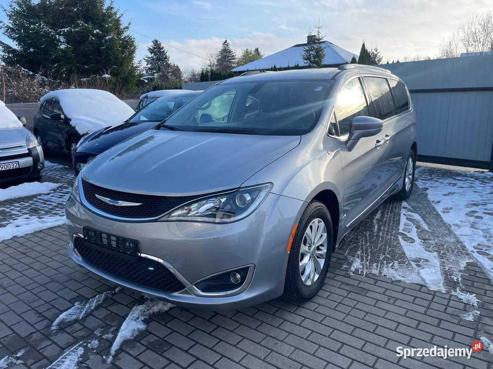Chrysler Pacifica 2018 r 36 bogate wyposażenie lubelskie Chełm sprzedam