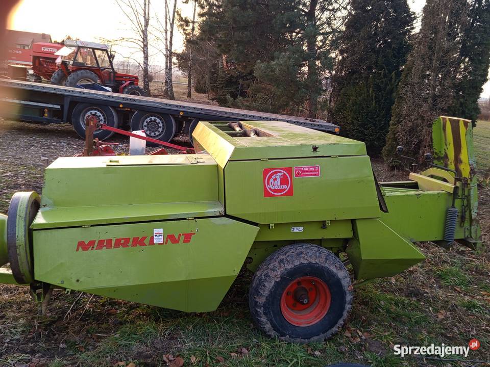 Prasa kostkujaca Claas Markant Maszyna w pięknym