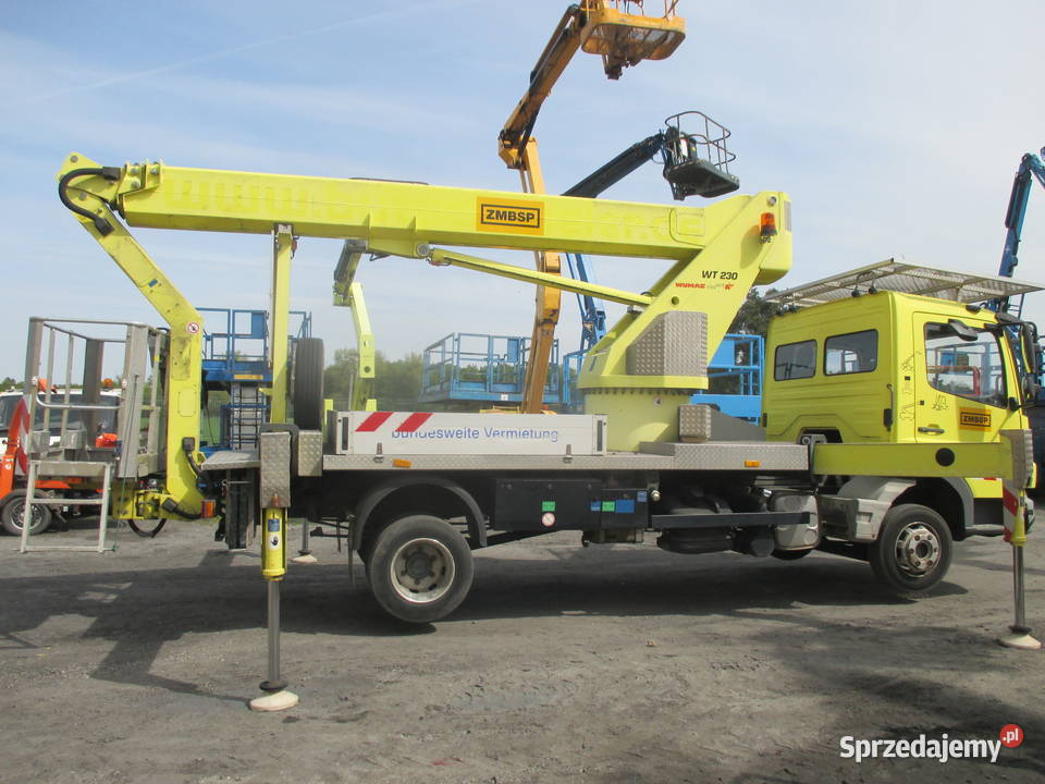 Podnośnik koszowy Wumag WT230 na samochodzie
