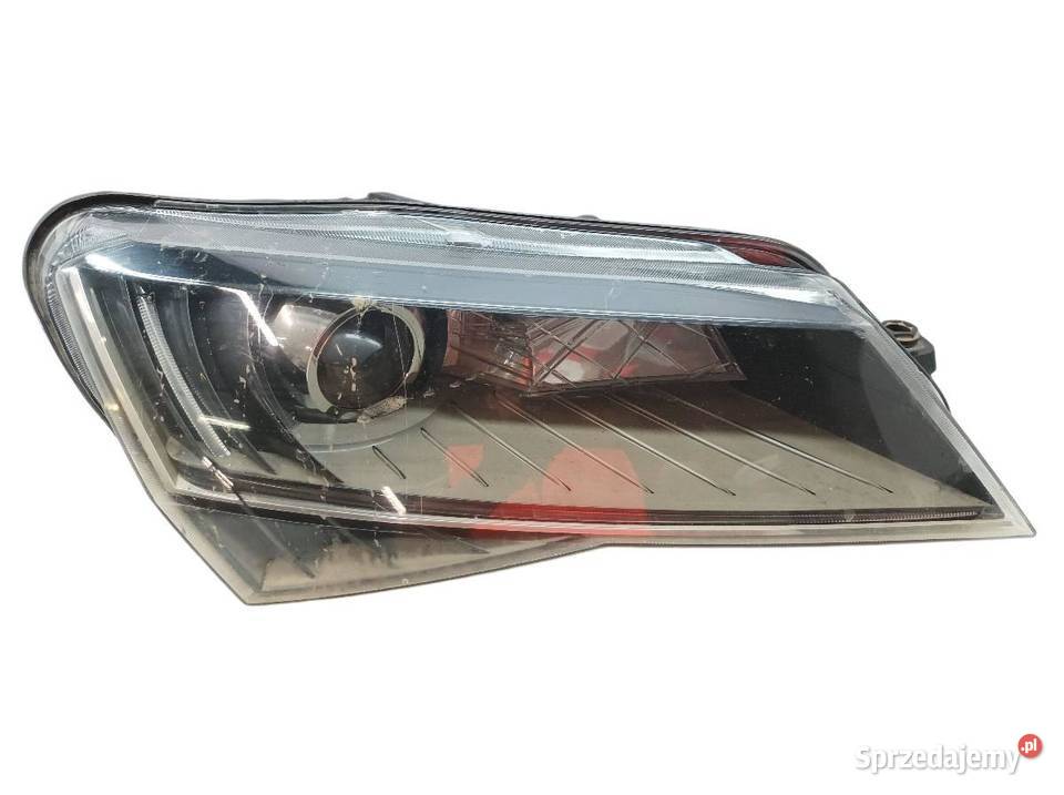 LAMPA PRZÓD PRAWA XENON USZKODZONA 3V1941018A Rok produkcji 2017