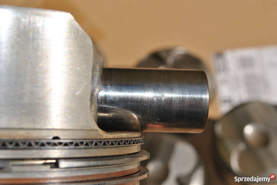 Tłoki tłok piston BMW E90 E91 E92 E93 E60 F10 Silniki i osprzęt śląskie Poręba
