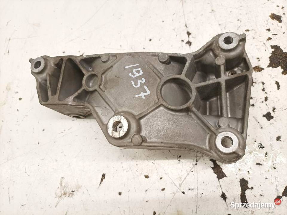 ŁAPA WSPORNIK A1391550000 20 CGI 45 AMG osobowe świętokrzyskie