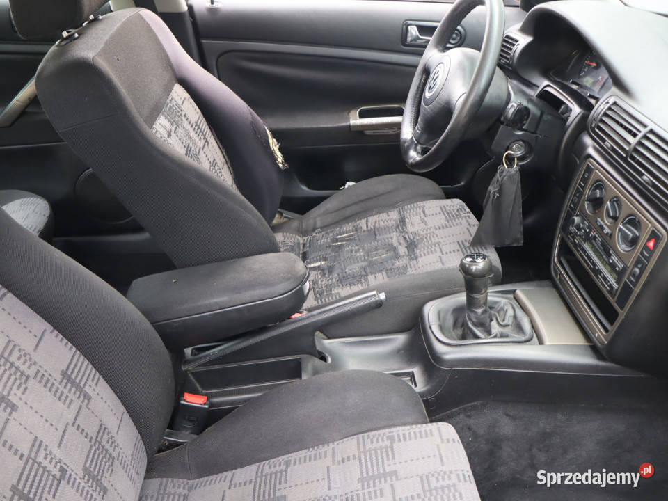 VW Passat 16 czarny Katowice