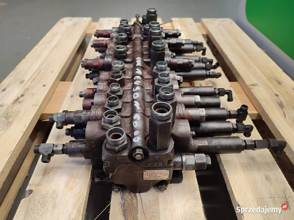 Rozdzielacz hydrauliczny C0070 33142 NEUSON 6002