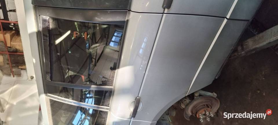 DRZWI PRAWE TYŁ LAND ROVER RANGE ROVER VOGUE