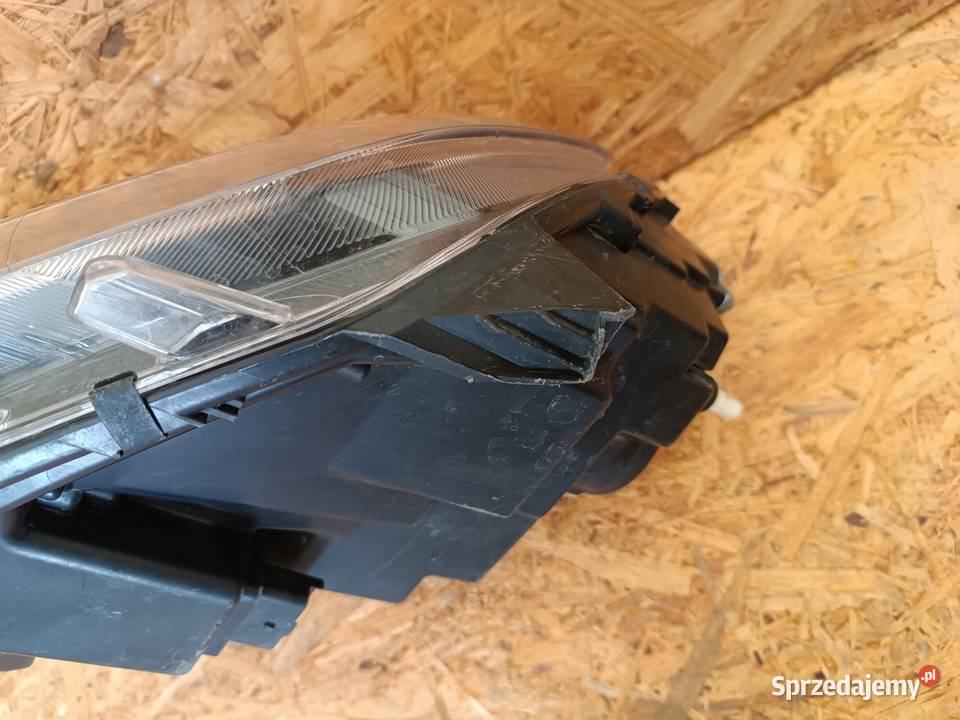 LAMPA LEWY PRZÓD EU 260609367R DACIA DUSTER II osobowe wielkopolskie Nowy Tomyśl