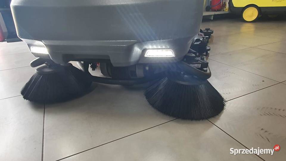 Szorowarka Zamiatarka KARCHER B200 R Dose SB Zduny