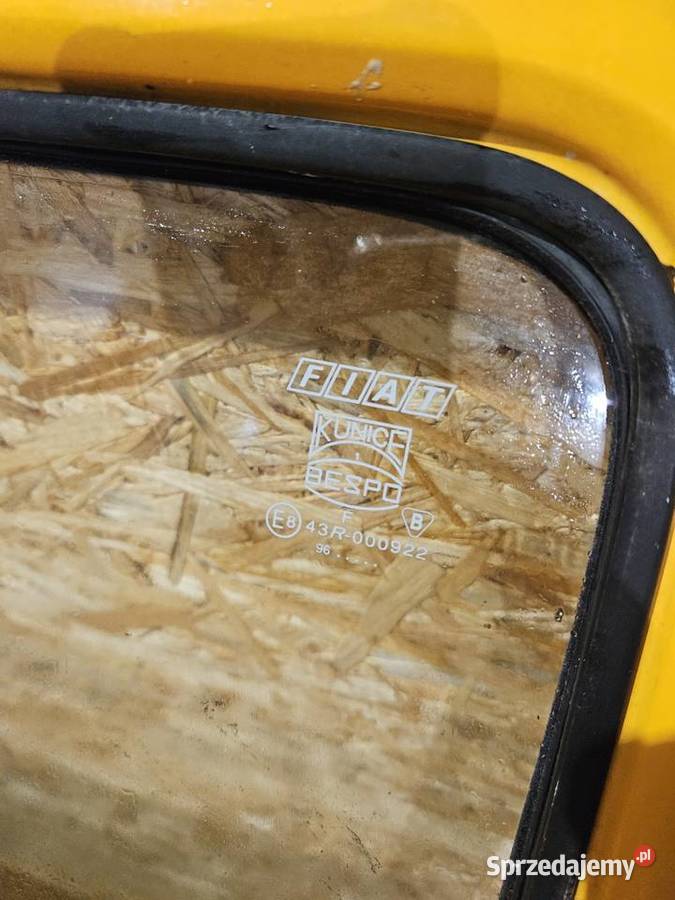 Przednia maska lewe drzwi Fiat 126p Maluch Kłodawa