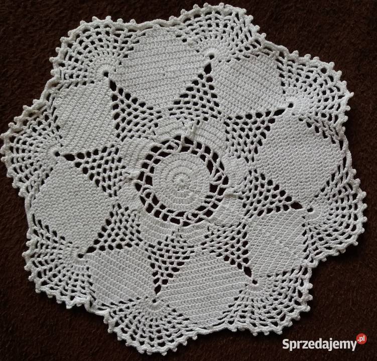 Biała szydełkowa serwetka o średnicy 185 Gliwice