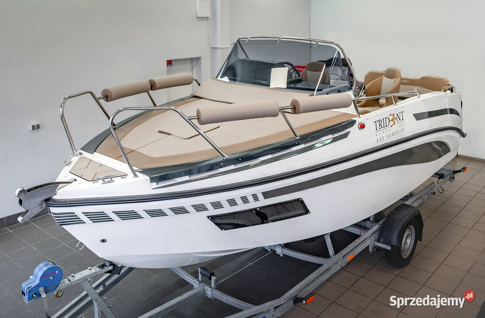 ŁÓDZ MOTOROWA TRIDENT 640 SUNDECK Z PRZYCZEPĄ Rok produkcji 2025 Łodzie i motorówki Wrocław