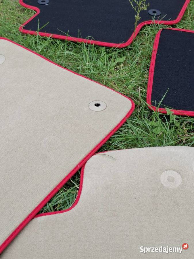 Beżowe dywaniki samochodowe welurowe z czerwoną