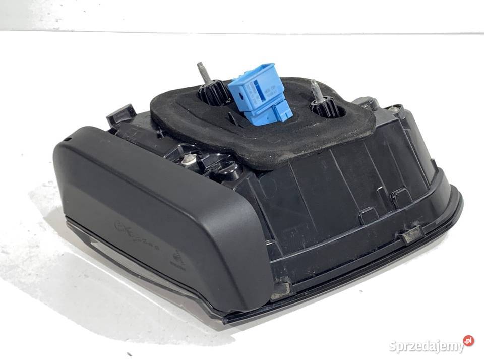 LAMPA TYŁ PRAWA WEWNĘTRZNA VW ARTEON 3G8945308AF osobowe