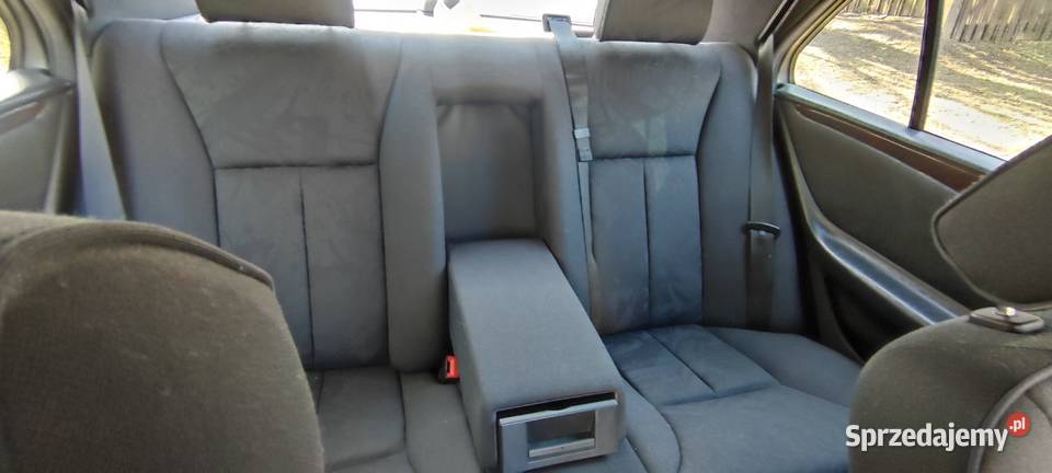 W 210 Mercedes T4 i Celica