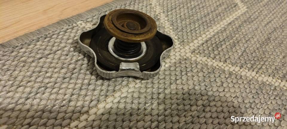 ŁADNY KOREK CHŁODNICY CHROM SKODA 120 GLS 105