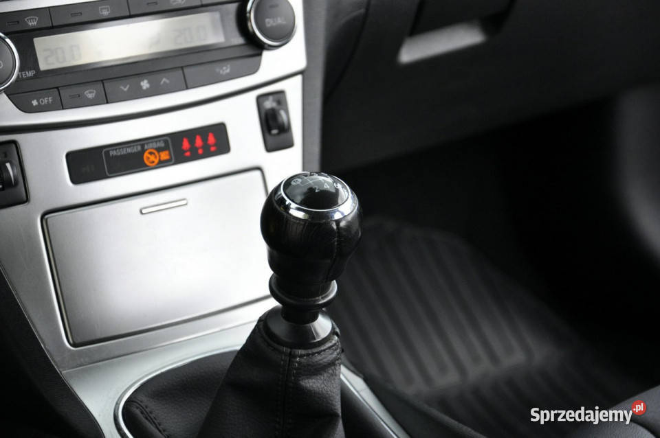 Toyota Avensis 18VVTi 147 światła LED Węgrów sprzedam