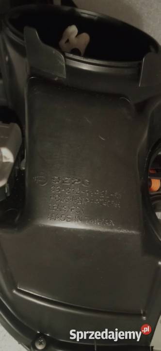 TOYOTA AVENSIS T27 Reflektor Lewy Prawy Przód Lampy przednie Warszawa sprzedam