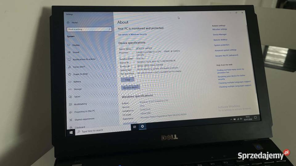 Dell Latidude E4200 Przeginia