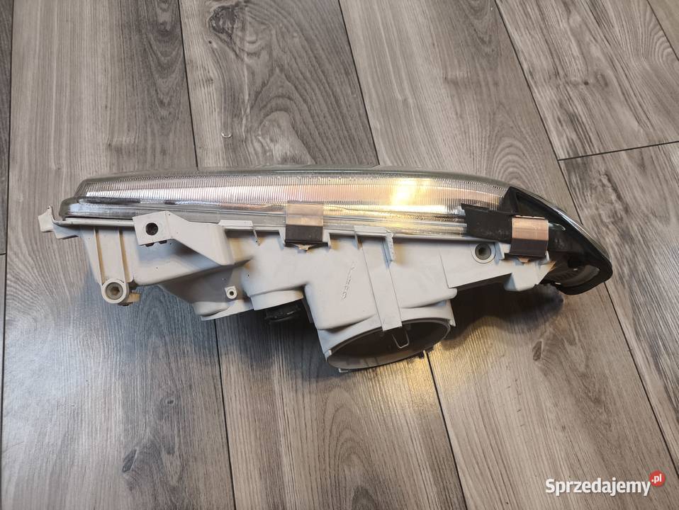 LAMPA REFLEKTOR AUDI 8090 ZESPOLONAZESPOLAK Trzeciewiec