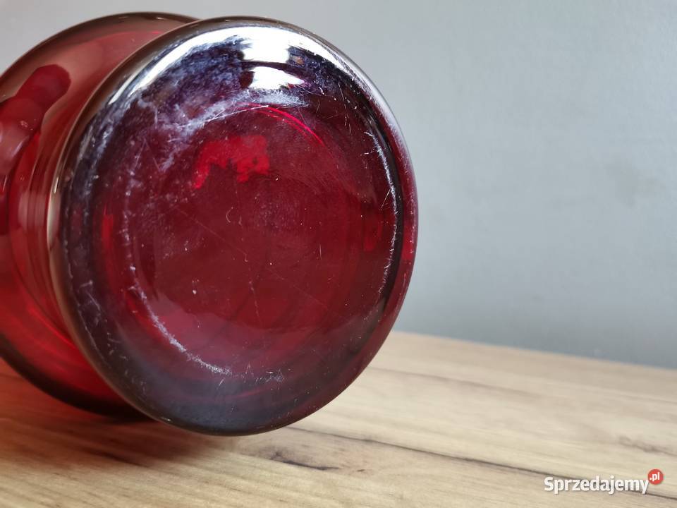 Stary czerwony wazon okolicznościowy PRL Porcelana i szkło