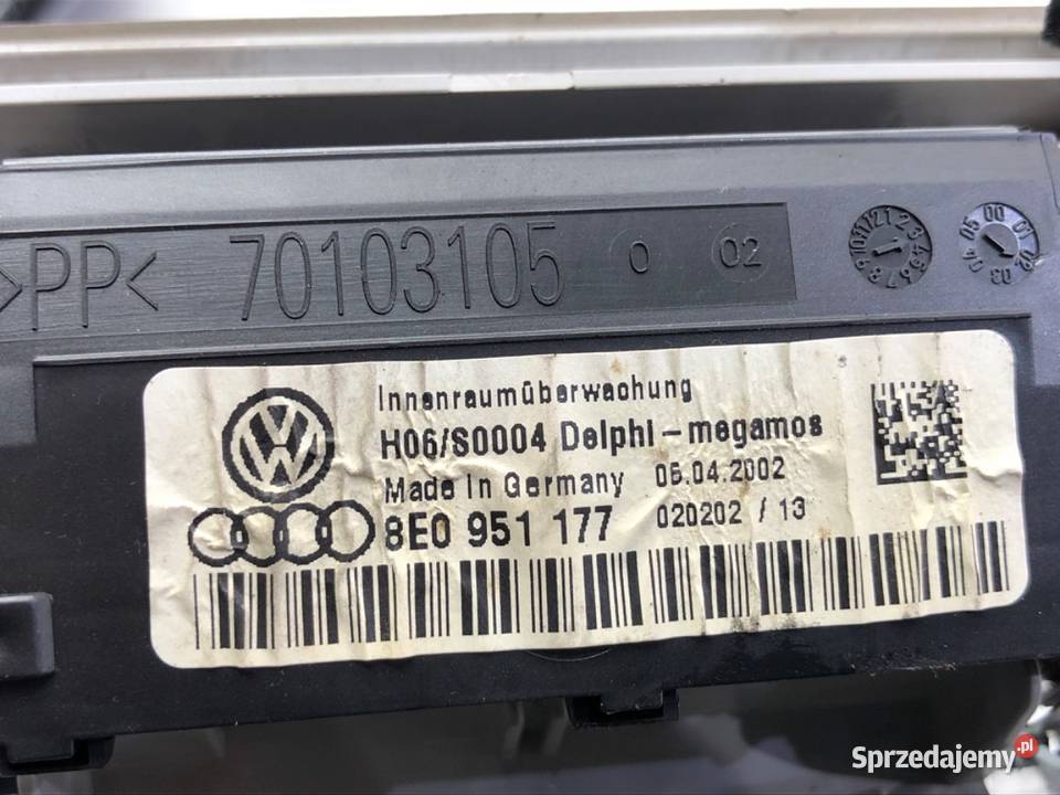 LAMPA SUFITOWA AUDI A4 B6 8E0951177