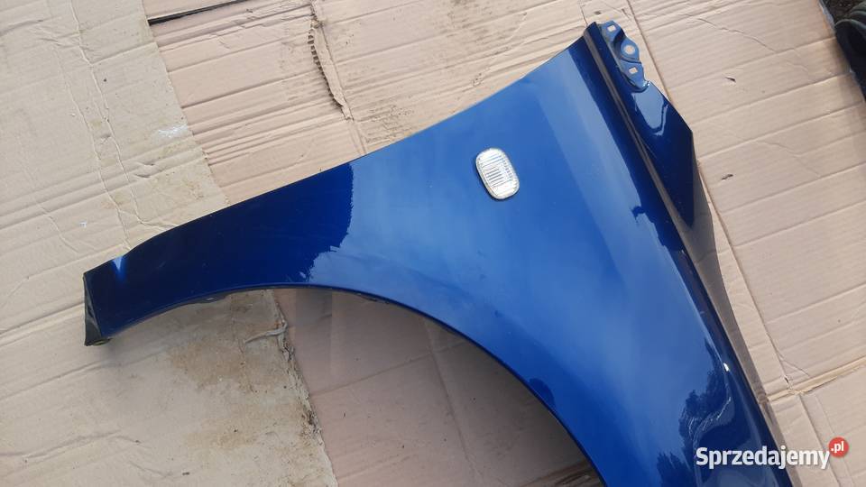 błotnik przedni prawy Toyota Avensis t25