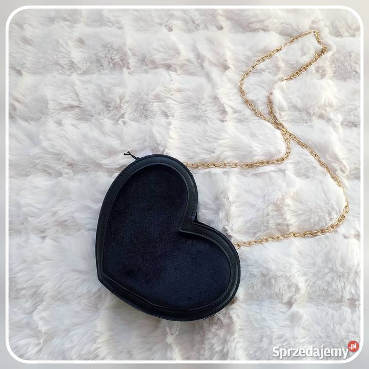 Torebka aksamitna serce na łańcuszku