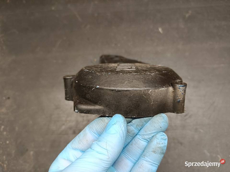Pokrywa magneta dekiel kapa osłona lewa silnik Gołaczewy