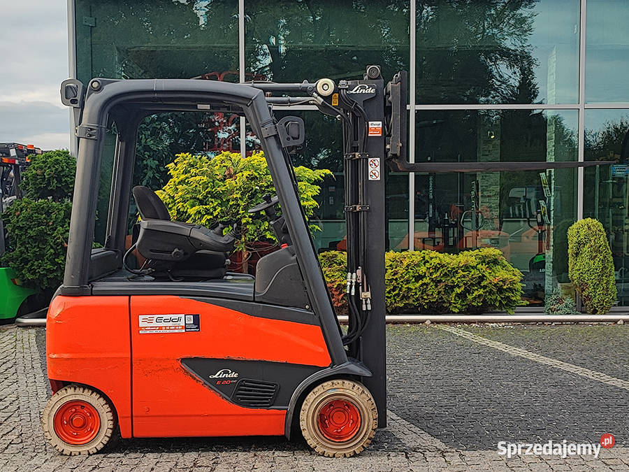 Wózek widłowy elektryczny Linde E20PH02 triplex Wózki widłowe