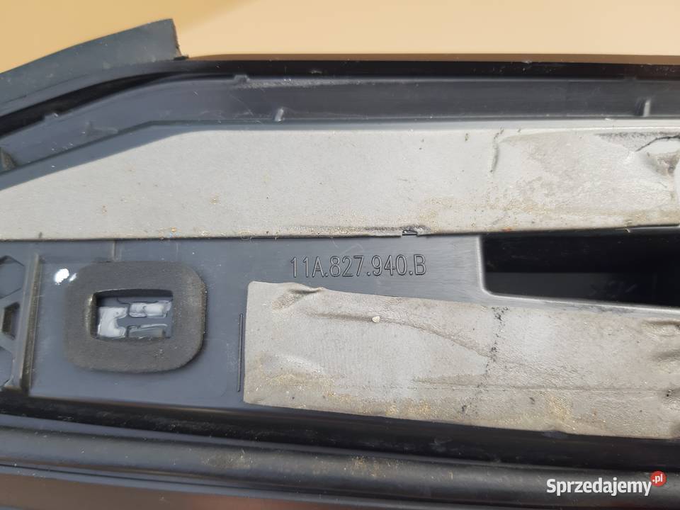 VW ID4 ID4 SPOILER KLAPY BAGAŻNIKA PRAWY LOTKA Trzciel