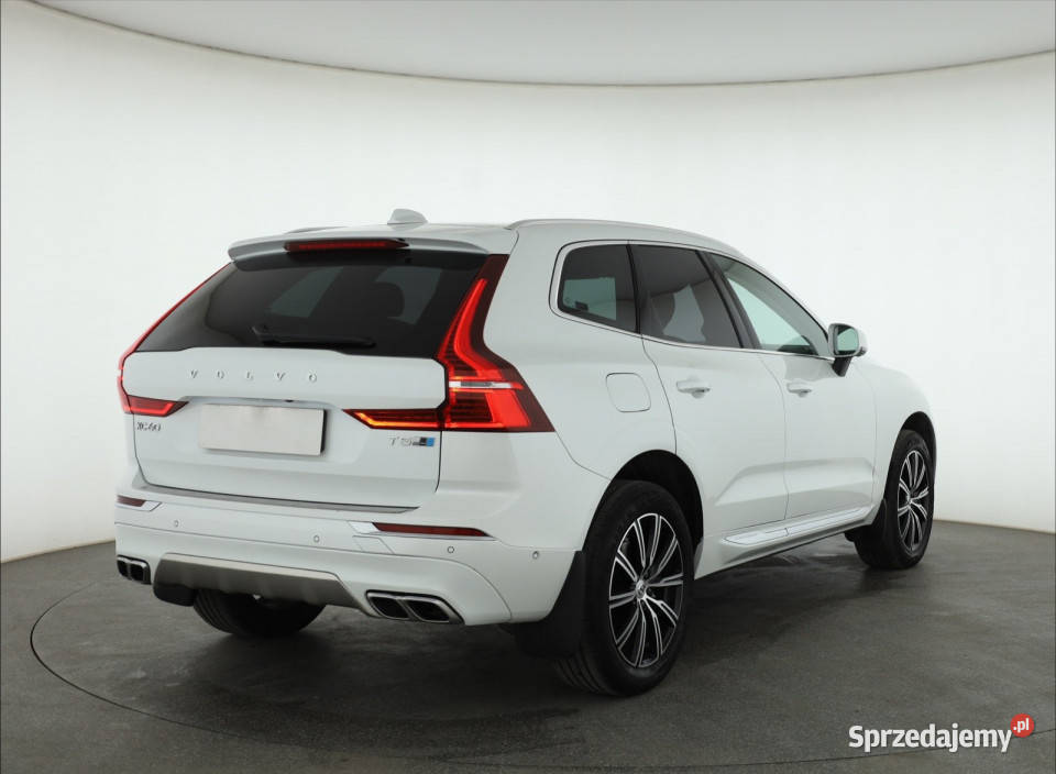 Volvo XC60 T5 AWD asystent pasa ruchu Piaseczno