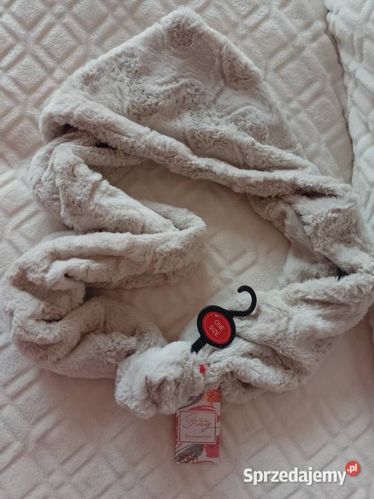 Długi beżowy szal futrzany z Londynu szal Galanteria i dodatki Kraków