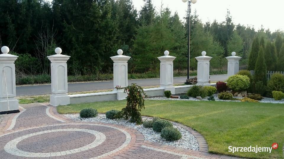 Dworkowe słupy ogrodzeniowe betonowe Ogrodzenia i bramy Płońsk