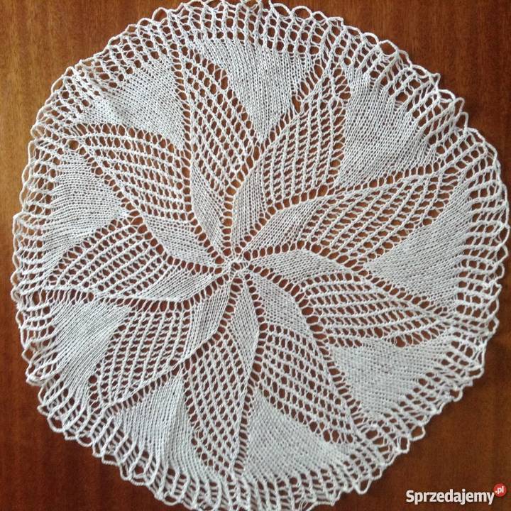 kolekcja serwetek szydełkowanych i zestaw